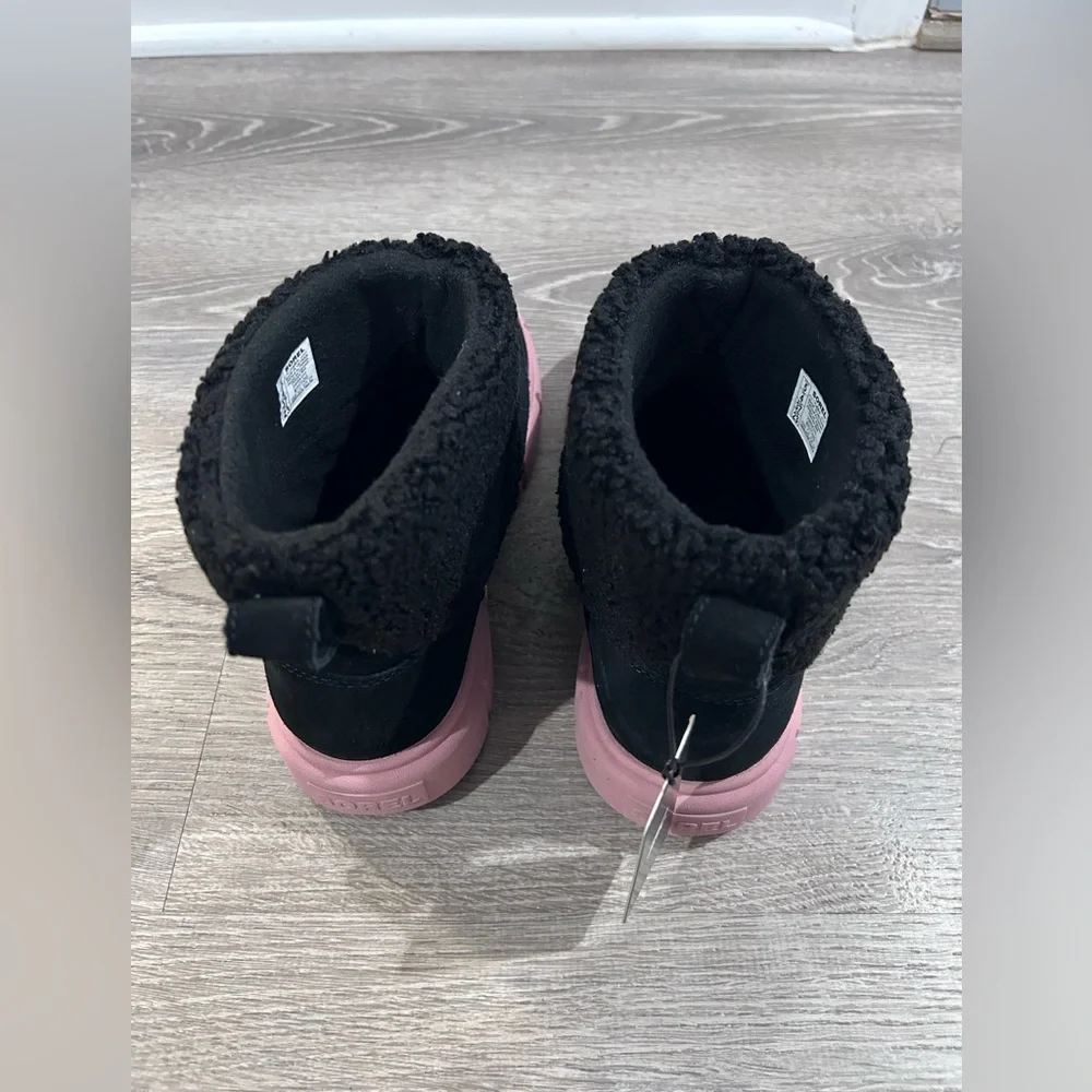 New Sorel kids Explorer Cozy Snow Boots - Waterproof, Insulated, Suede Size 5M